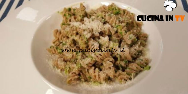 Cotto e mangiato - Pasta con pesto di sedano ricetta Tessa Gelisio