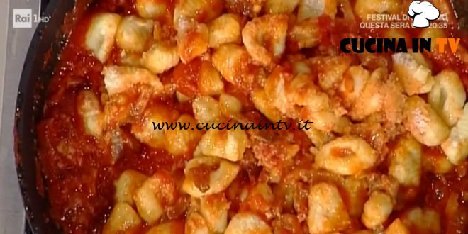 La Prova del Cuoco - Gnocchi con sugo all’amatriciana ricetta Anna Moroni