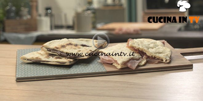 Pronto e postato | Testo dolce con crema di nocciole o salumi ricetta Benedetta Parodi