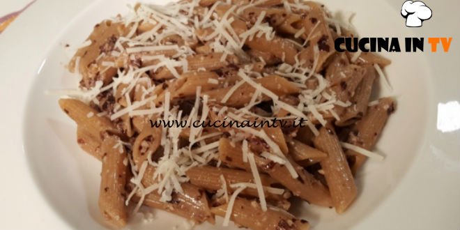 Cotto e Mangiato | Pasta al pesto di radicchio e noci ricetta Tessa Gelisio