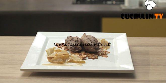 Pronto e postato | Mousse pere e croccante ricetta Benedetta Parodi