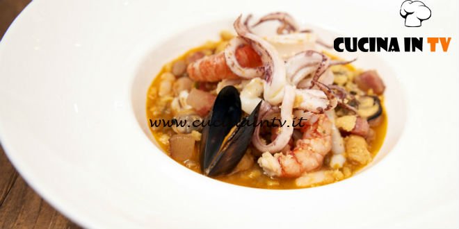 Masterchef Italia 6 - ricetta Zuppa del frantoio con insalata di scoglio, guanciale croccante e polvere di taralli di Bruno Barbieri