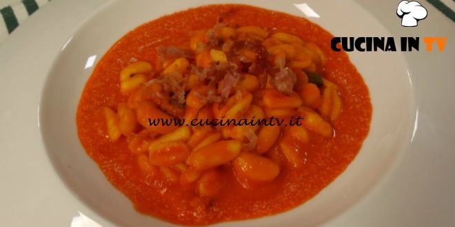 Cotto e Mangiato | Cavatelli con crema di peperoni e speck ricetta Tessa Gelisio