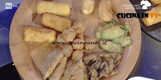 Prova del Cuoco | Crocchette di patate con brie speck e nocciole ricetta Moroni