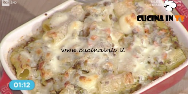 Prova del Cuoco | Timballo di rigatoni al ragù bianco zucchine e provolone ricetta Improta