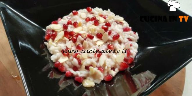 Cotto e Mangiato | Risotto melagrana e mandorle su fonduta di brie ricetta Tessa Gelisio