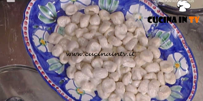 Prova del Cuoco | Gnocchi di ricotta e noci con salsa di formaggi ricetta Spisni
