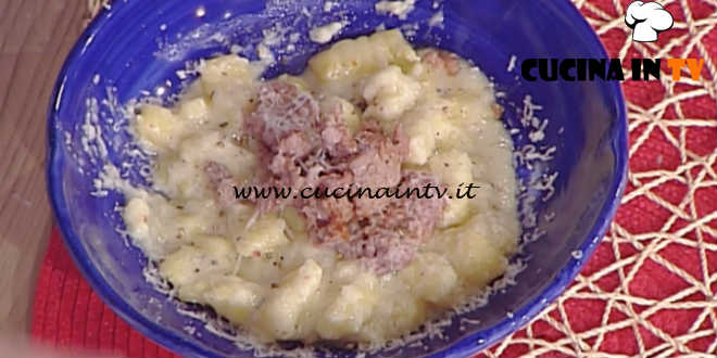 Prova del Cuoco | Gnocchi cacio e pepe con salsiccia croccante ricetta Marsetti