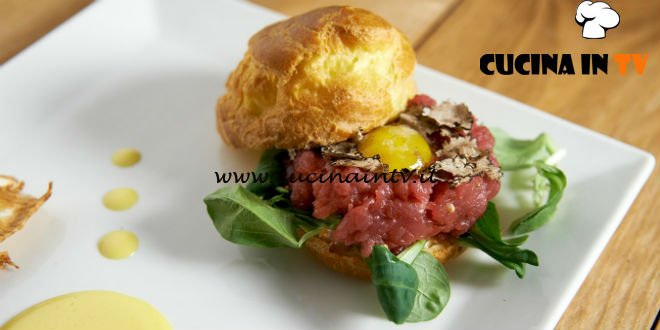 Masterchef 7 | Bigné con tartare di fassona uova di quaglia e crema di caprino ricetta Denise Delli