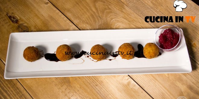 Masterchef 7 | Olive all’ascolana con ripieno al formaggio e ketchup di barbabietola ricetta Manuela Costantini