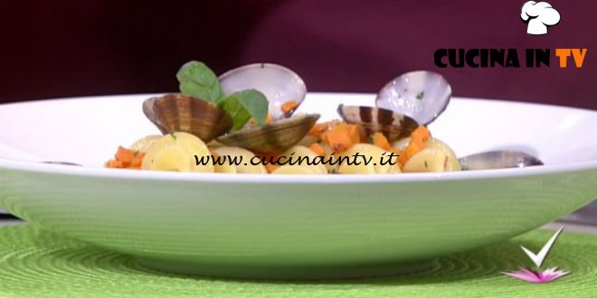 Detto Fatto | Fusilloni con vongole e carote ricetta Ilario Vinciguerra