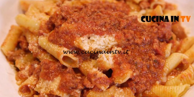 Ricette all'italiana - ricetta Garganelli al ragù di fagioli di Anna Moroni