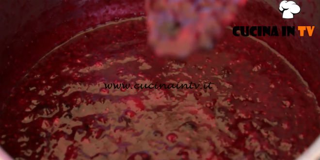 Uno chef in fattoria | Confettura frutti di bosco ricetta Roberto Valbuzzi