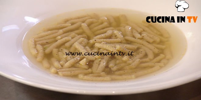Natale in cucina con Food Network - ricetta Passatelli in brodo di carne di Chiara Maci