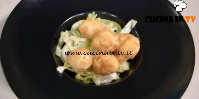 Cotto e Mangiato | Uova di quaglia fritte con insalata ricetta Tessa Gelisio