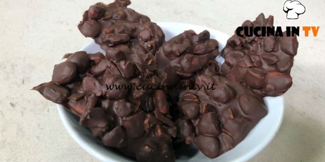 Cotto e mangiato - Dolcetti cioccolato mandorle e frutta secca ricetta Tessa Gelisio