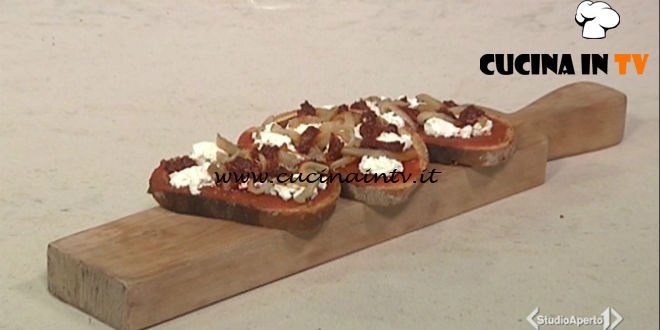 Cotto e mangiato - Bruschetta calabra nduja e melanzane ricetta Tessa Gelisio