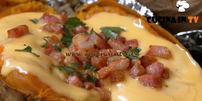 Fatto in casa per voi | Baked potatoes ricetta Benedetta Rossi