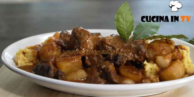 Senti che fame - Nonna pensaci tu - ricetta Goulash di manzo di Lidia Bastianich