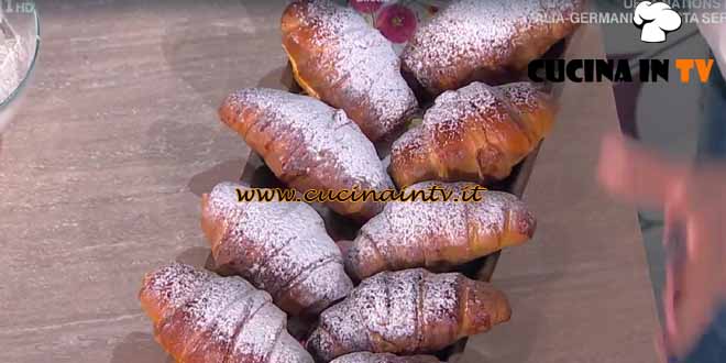 È sempre mezzogiorno | Cornetti al cioccolato ricetta Fulvio Marino