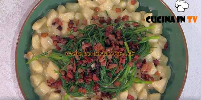 È sempre mezzogiorno | Gnocchi al burro agretti e pancetta ricetta Roberto Valbuzzi