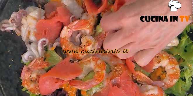 È sempre mezzogiorno | Insalata orientale ricetta Francesca Marsetti