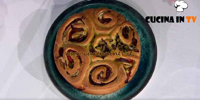 È sempre mezzogiorno | Torta ricca salata ricetta Daniele Persegani