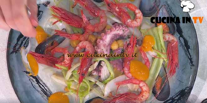 È sempre mezzogiorno | Insalata di mare a modo mio ricetta Salvatore Giuliano