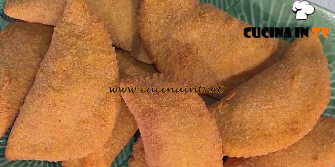 È sempre mezzogiorno | Mezzelune sfiziose ricetta Daniele Persegani