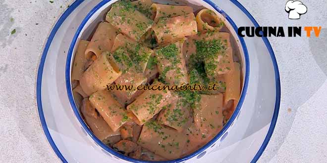 È sempre mezzogiorno | Paccheri cozze pecorino e peperoncino ricetta Federico Fusca