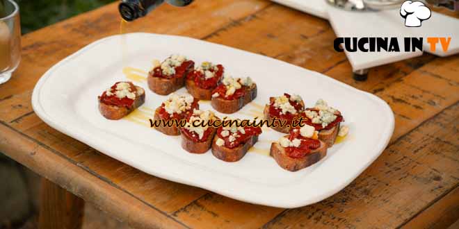 With Love Meghan | Crostini al gorgonzola e peperoni ricetta Meghan Markle