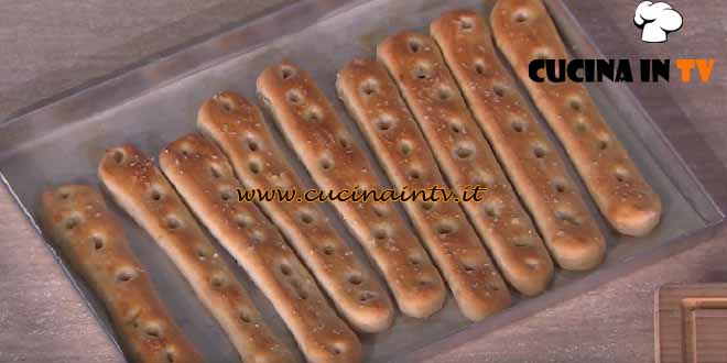 È sempre mezzogiorno | Bordi di focaccia ricetta Fulvio Marino