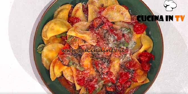 È sempre mezzogiorno | Mezzelune allo scarpariello ricetta Mattia e Mauro Improta