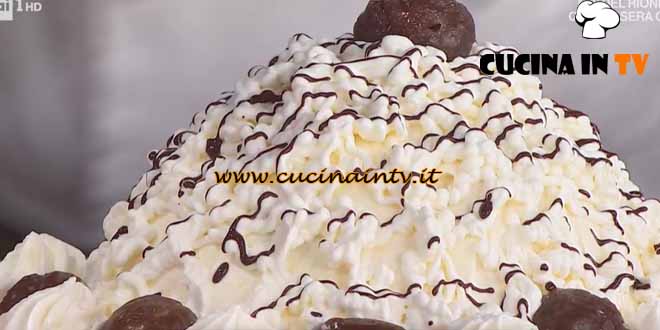 È sempre mezzogiorno |Montagna di bignè ricetta Sal De Riso