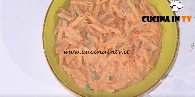 È sempre mezzogiorno | Pasta con pesto alla calabrese ricetta Sonia Peronaci