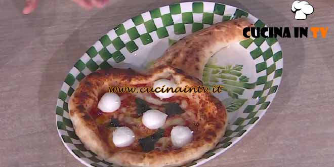 È sempre mezzogiorno | Pizza portafortuna ricetta Vincenzo Capuano
