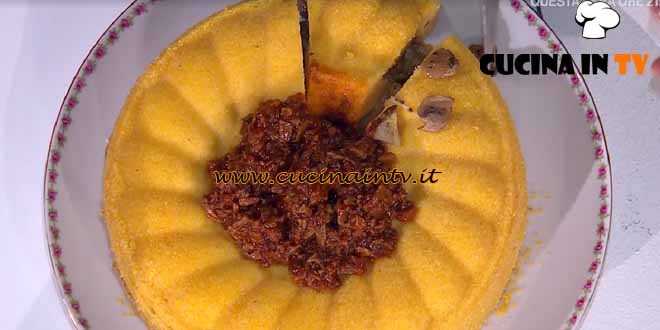 È sempre mezzogiorno | Sformato di polenta con funghi e formaggio ricetta Daniele Persegani