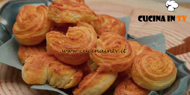 Cucina economica | Panini sfogliati stile Harry’s bar ricetta Csaba Dalla Zorza