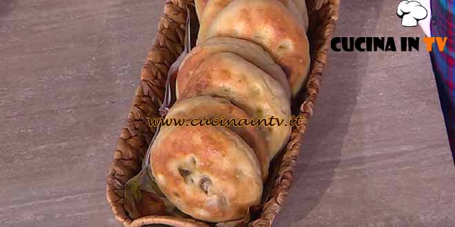 È sempre mezzogiorno | Focaccine alla nocciotella ricetta Fulvio Marino