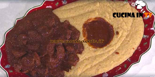 È sempre mezzogiorno | Gulash con la polenta ricetta Barbara De Nigris