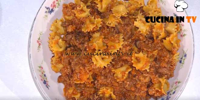 È sempre mezzogiorno | Ingannapreti con ragù d’autunno ricetta Daniele Persegani