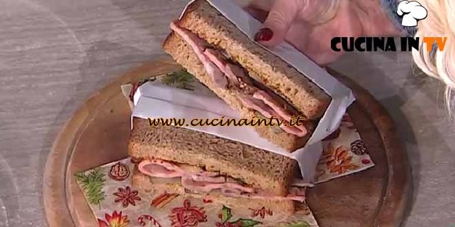 È sempre mezzogiorno | Panino al Pastrami ricetta Fulvio Marino e Fabrizio Nonis