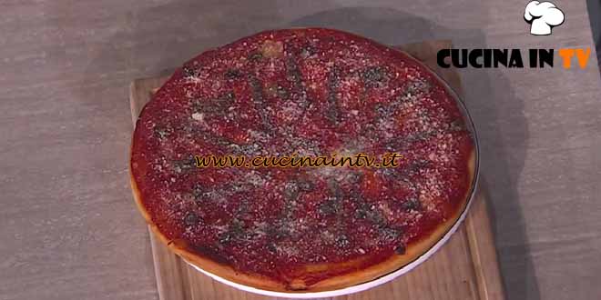 È sempre mezzogiorno | Pizza girata ricetta Fulvio Marino