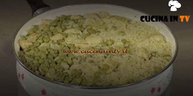La cucina delle monache | Riso coperto con pollo e piselli